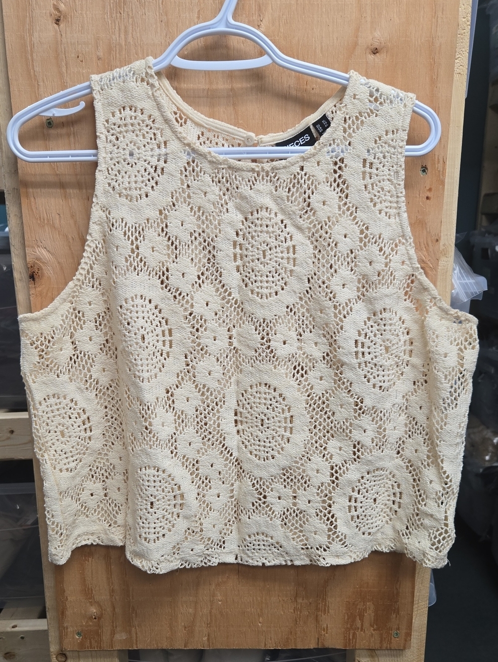 Pieces Size XL Beige Sheer Crochet Knit Cropped Tank Top